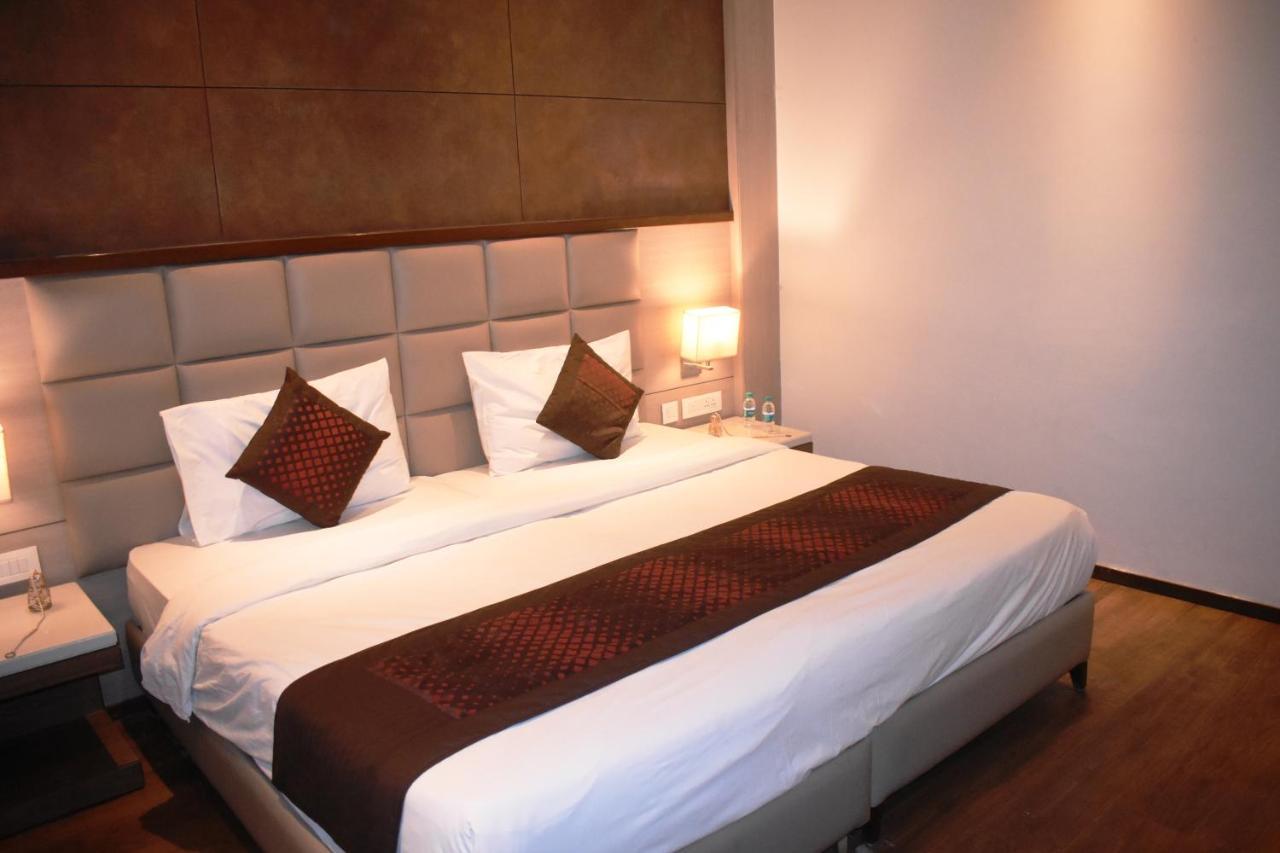 Lemonwood Suites By F9 Hotels - Trivoli Garden Chhatarpur Nuova Delhi Esterno foto