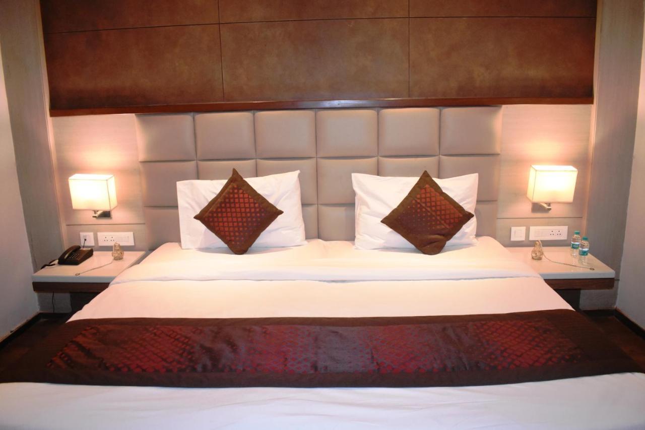 Lemonwood Suites By F9 Hotels - Trivoli Garden Chhatarpur Nuova Delhi Esterno foto