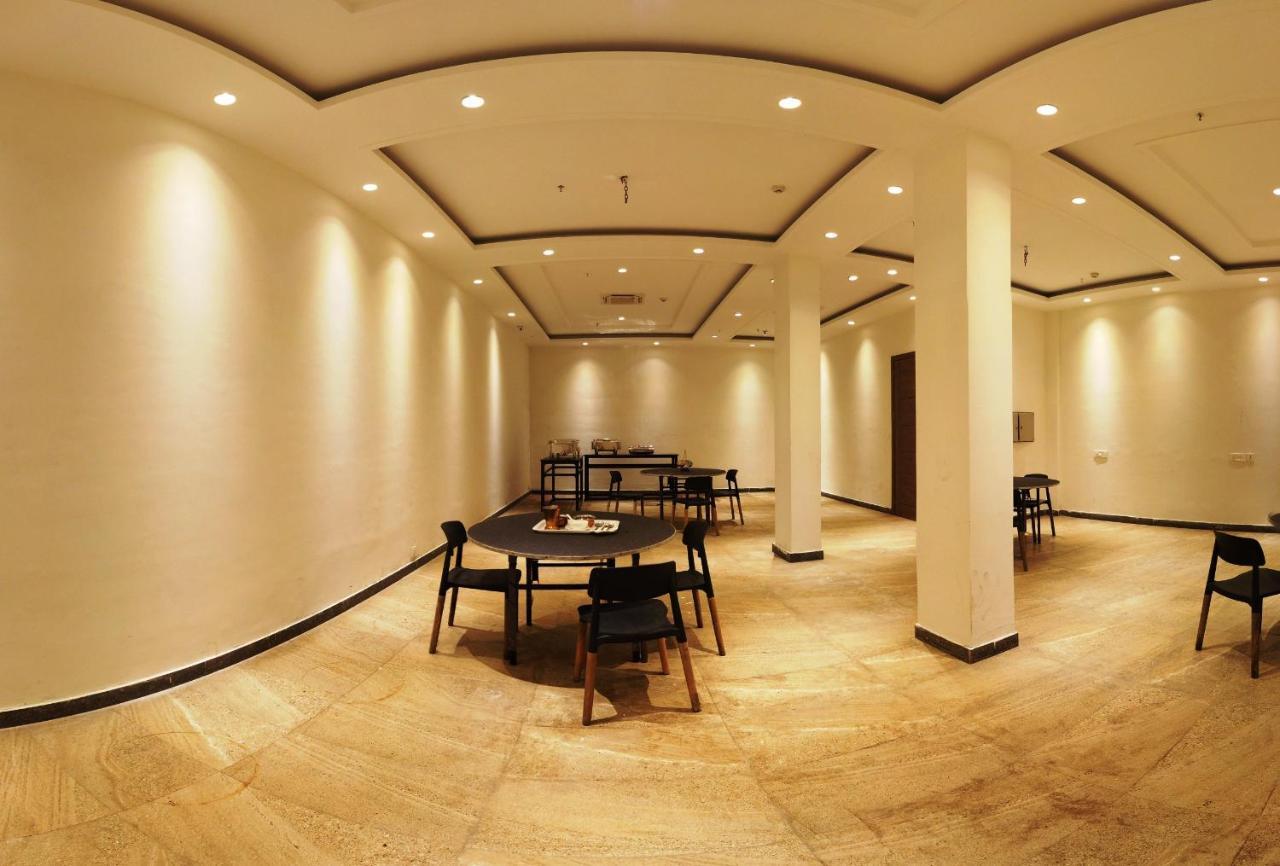 Lemonwood Suites By F9 Hotels - Trivoli Garden Chhatarpur Nuova Delhi Esterno foto