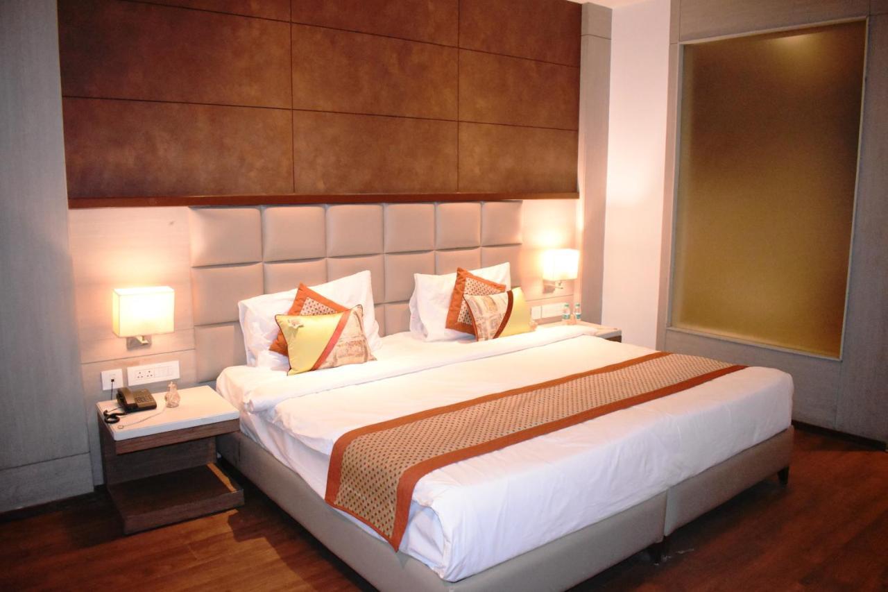 Lemonwood Suites By F9 Hotels - Trivoli Garden Chhatarpur Nuova Delhi Esterno foto