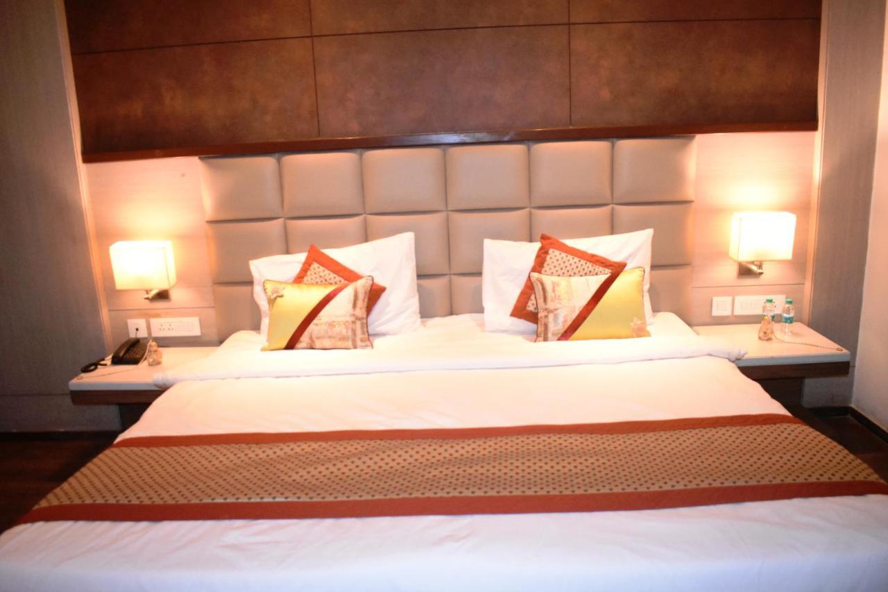 Lemonwood Suites By F9 Hotels - Trivoli Garden Chhatarpur Nuova Delhi Esterno foto