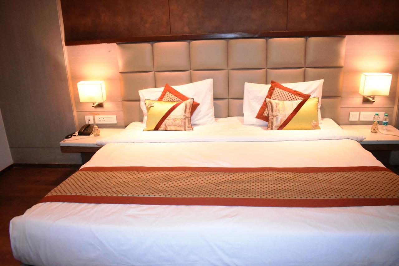 Lemonwood Suites By F9 Hotels - Trivoli Garden Chhatarpur Nuova Delhi Esterno foto