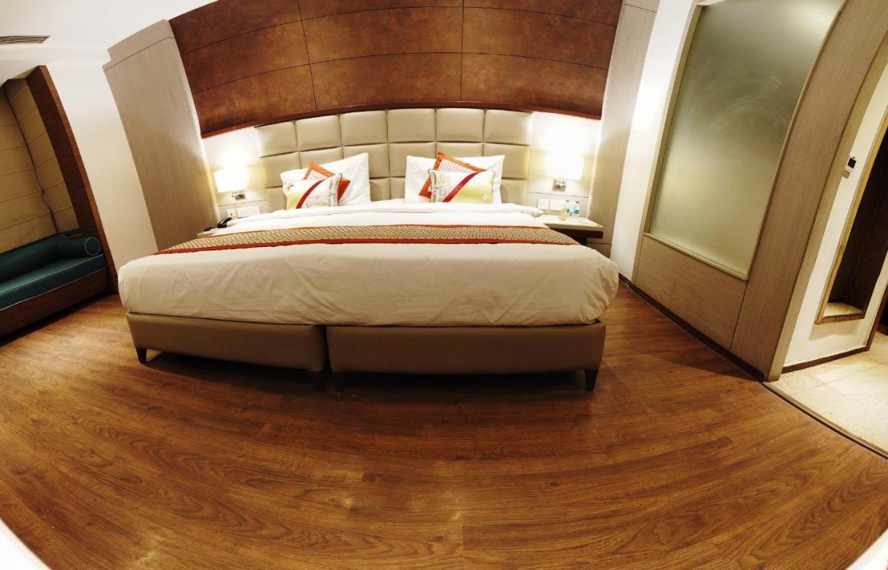 Lemonwood Suites By F9 Hotels - Trivoli Garden Chhatarpur Nuova Delhi Esterno foto